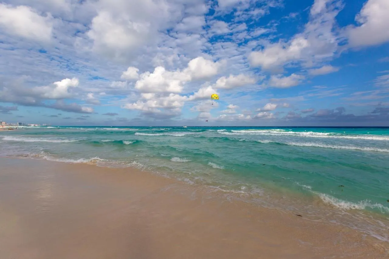Brisas Shores Penthouse Ocean View Terrace Cancun Hotel Zone México
