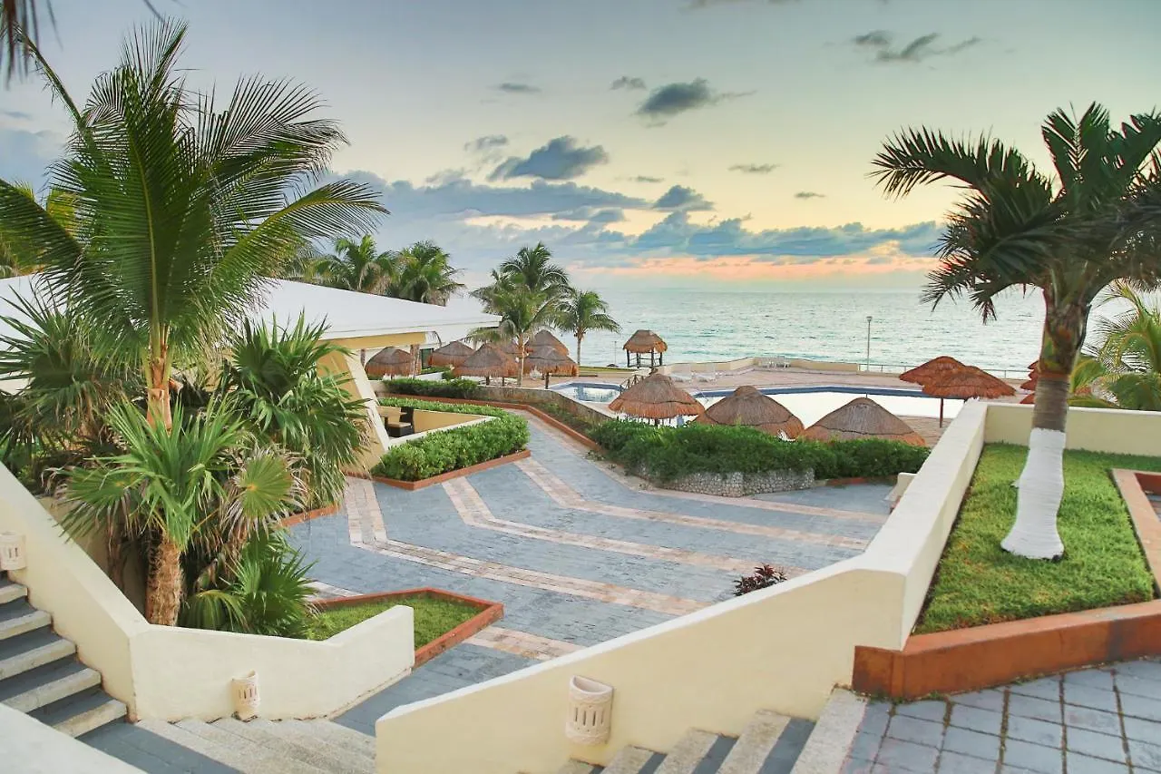 Brisas Shores Penthouse Ocean View Terrace Cancun Hotel Zone 0*,  México